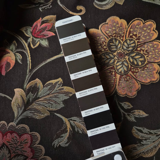 Meterware · Jacquard · Baumwolle, Polyester · Floral · Pantone Mulch · 150 cm · 410 g/m²