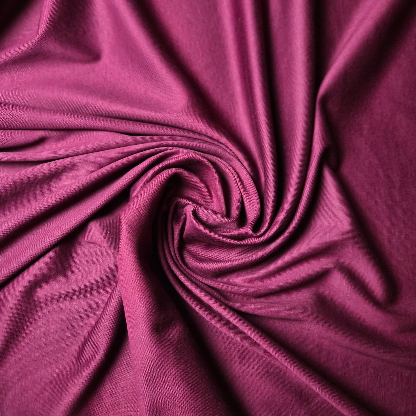 Jersey · Mercerisiert · Baumwolle · Uni · Pantone Purple Poison · 170 cm · Meterware