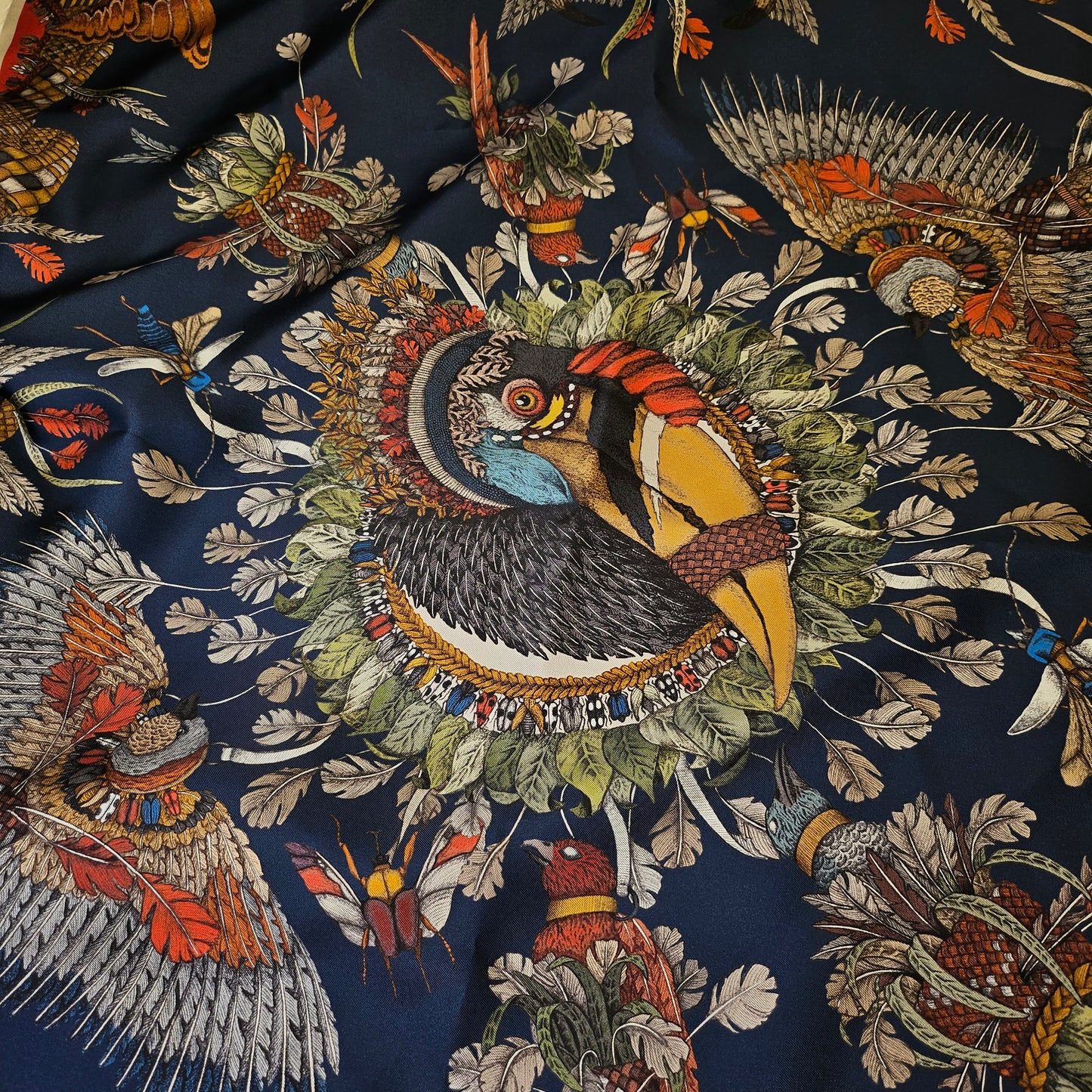 Panel, Seide · 90×90 cm
