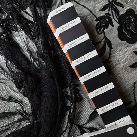 Seide, Caviar · 120 cm