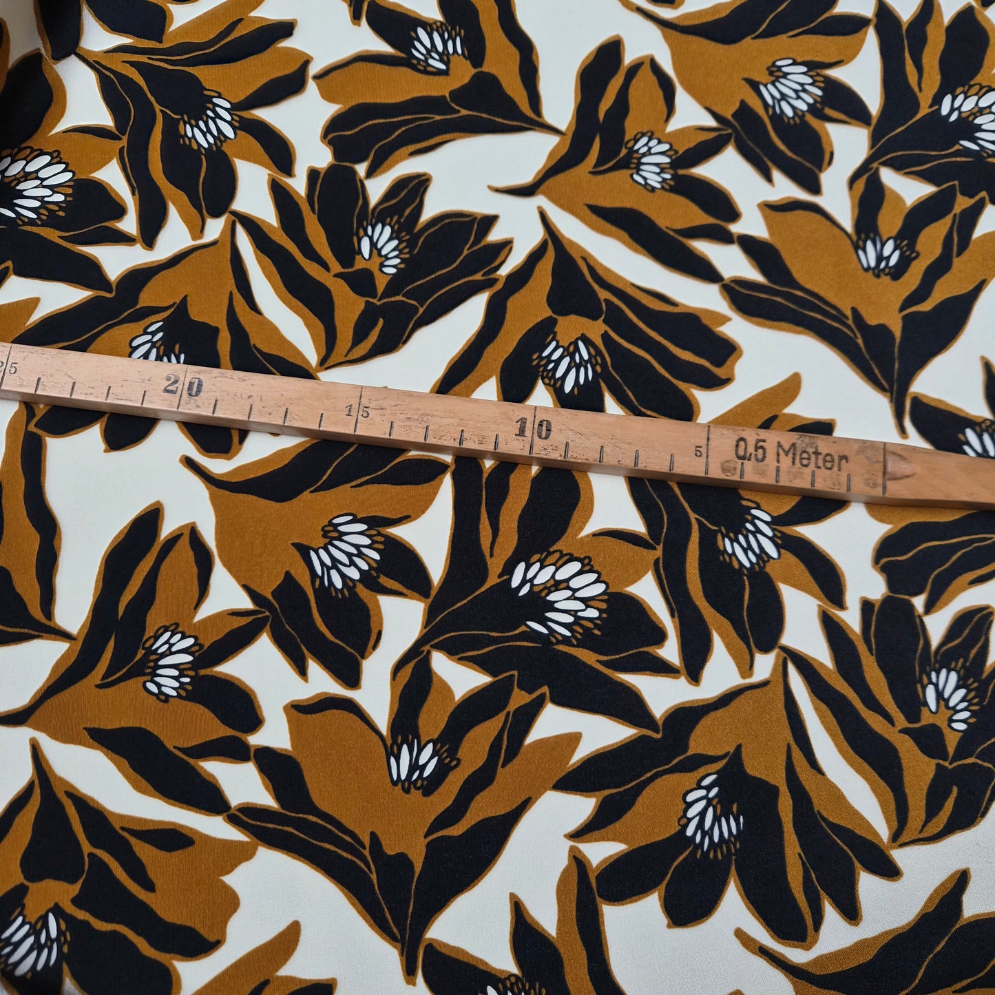 Meterware · Seide · Blumen · Pantone Star White · 140 cm · 70 g/m²