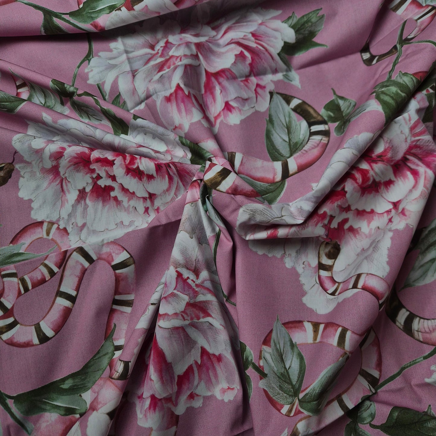 Baumwolle etwas dickerer Poplin Deadstock Gucci Blumen und Schlangen in XXL / Sweet Dreams  Einzelstück 170 cm x 150 cm