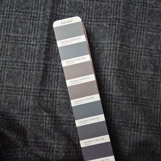 Mantelstoff · Gebürstet · Wolle · Kariert · Grautöne · 200×140 cm · Einzelstück