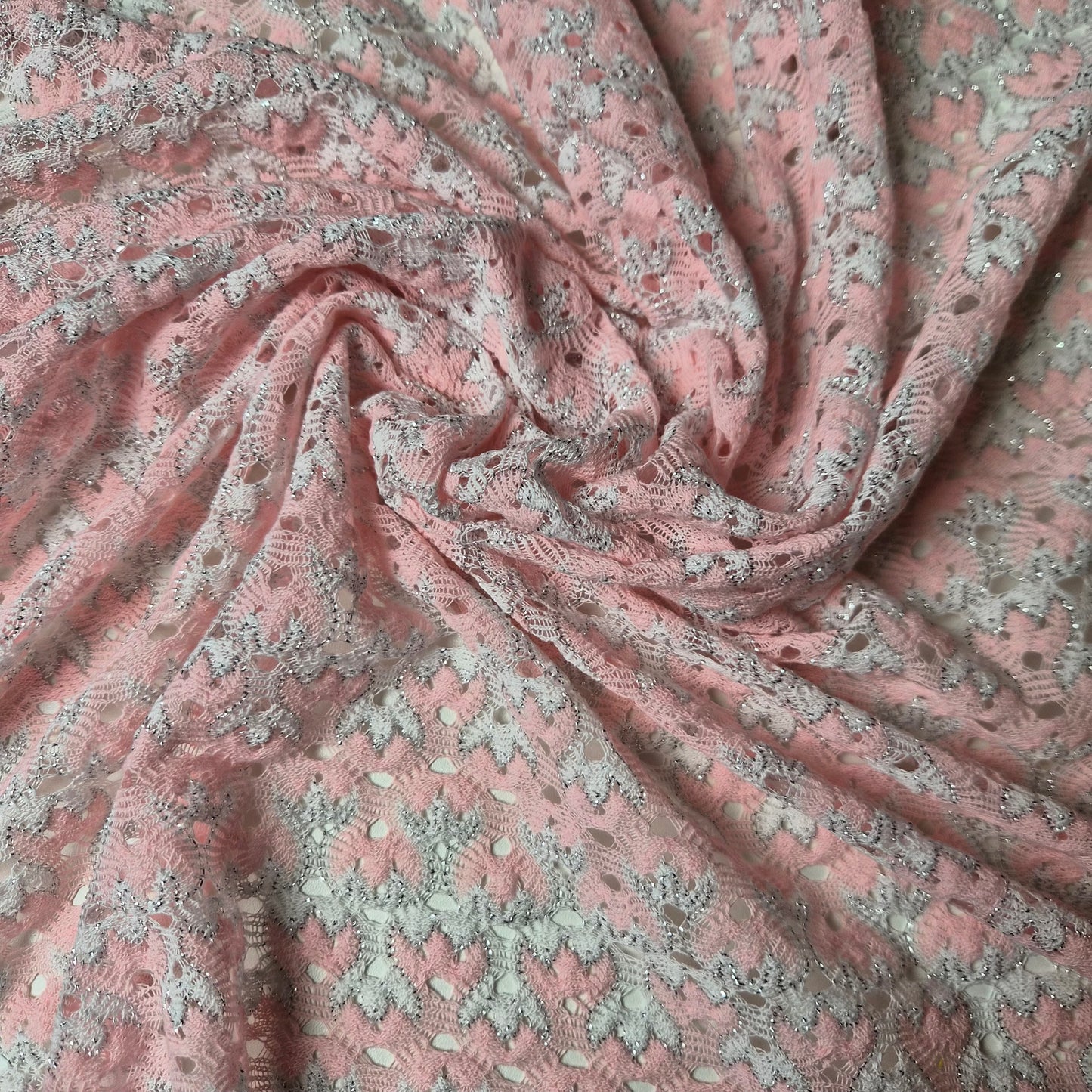 Meterware · Strickstoff, Baumwolle, Lurex, Viskose, Wolle, Pantone Strawberry Cream – Lucent White · 140 cm