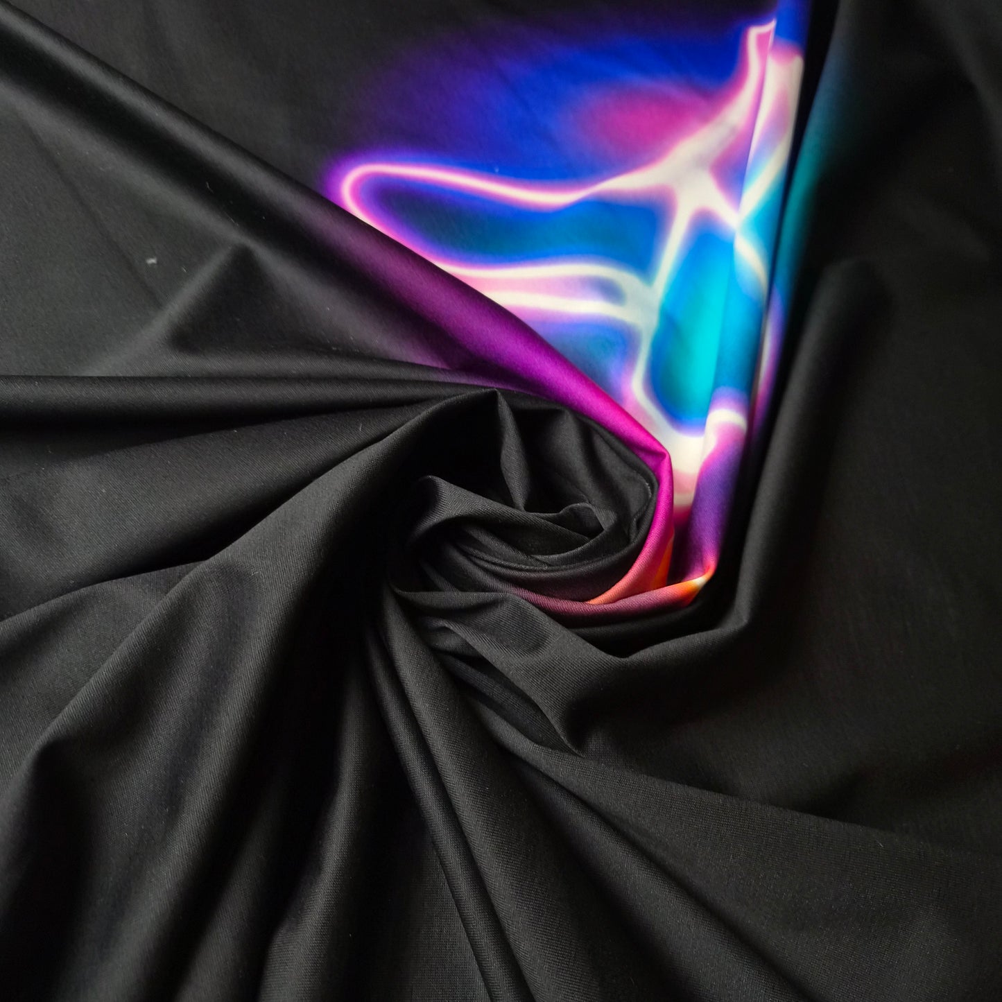 Jersey · Baumwolle · Logo · Schwarz mit Neon · 125 cm × 140 cm · Panel