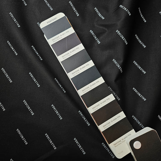 Poplin · Baumwolle · Logo · Farbe: Schwarz- und Weißtöne · 150 cm · Meterware 110g/m2