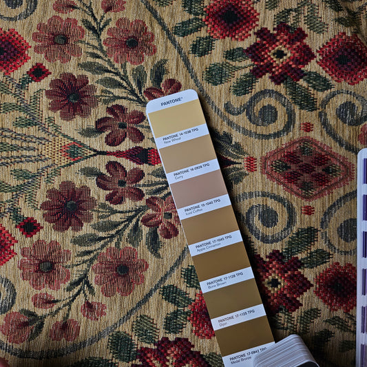 Meterware · Jacquard · Polyester · Ornament · Pantone New Wheat · 145 cm · 320 g/m²