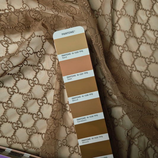 Meterware · Tüll · Bestickt · Polyamid · Logo · Pantone Sand · 140 cm