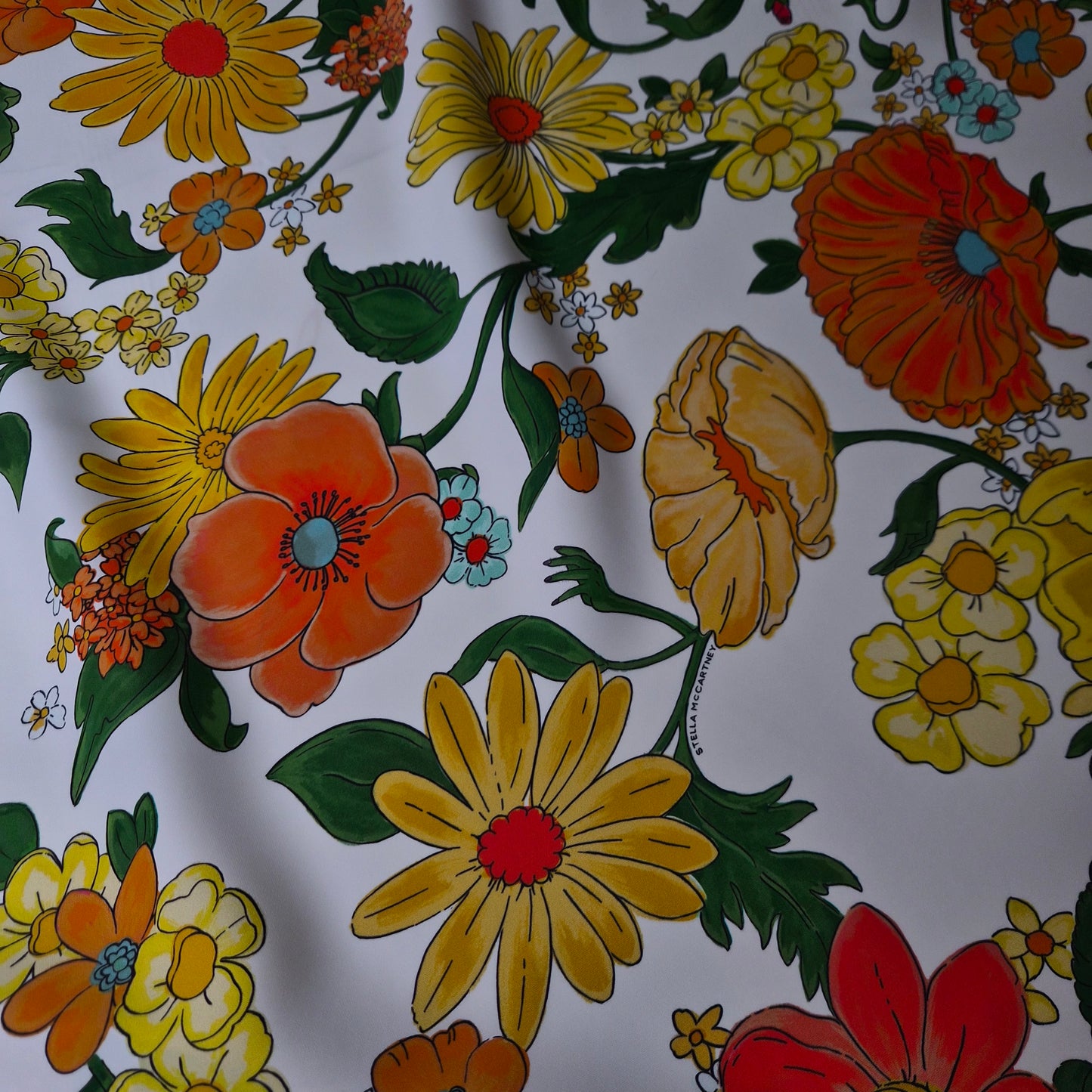 Crêpe · Viskose · Floral · Weiß und Orangetöne · 140 cm · 110 g/m² · Meterware