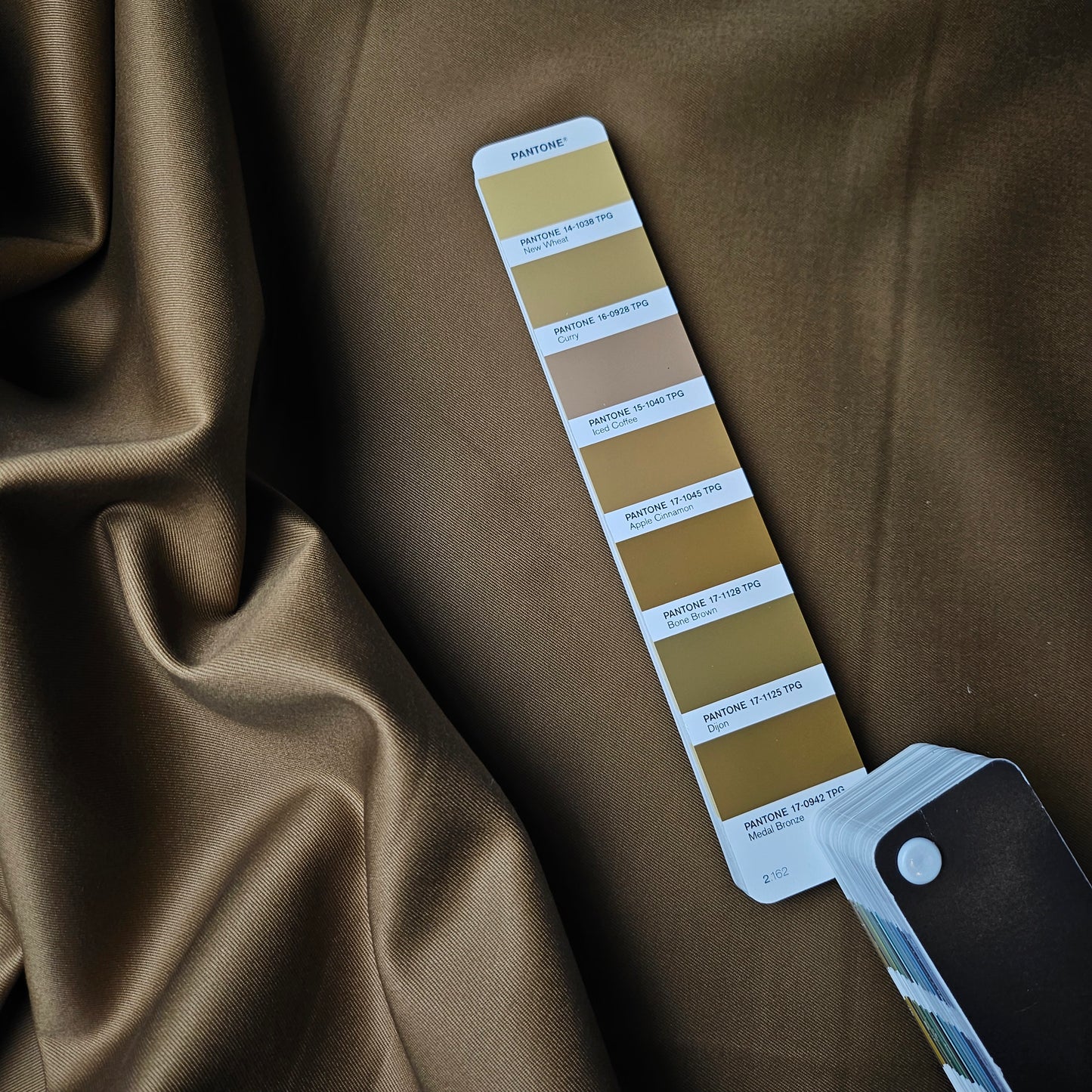 Gabardine, Baumwolle, Pantone Dijon, uni, Gucci · 150 cm 290g/m2