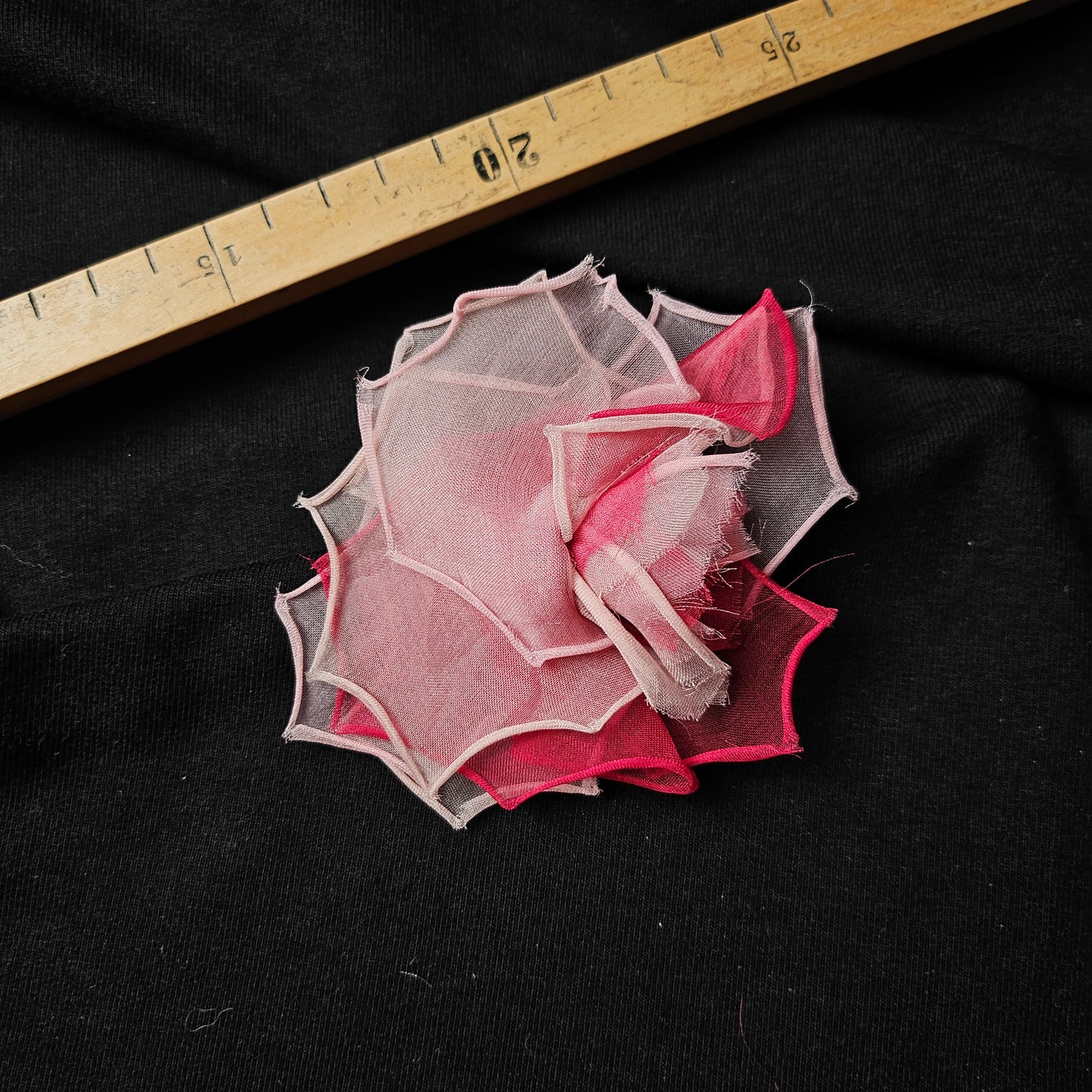 D&G Rose & Tüll patch, 10x10 cm, featuring layered pink tulle petals on black fabric.