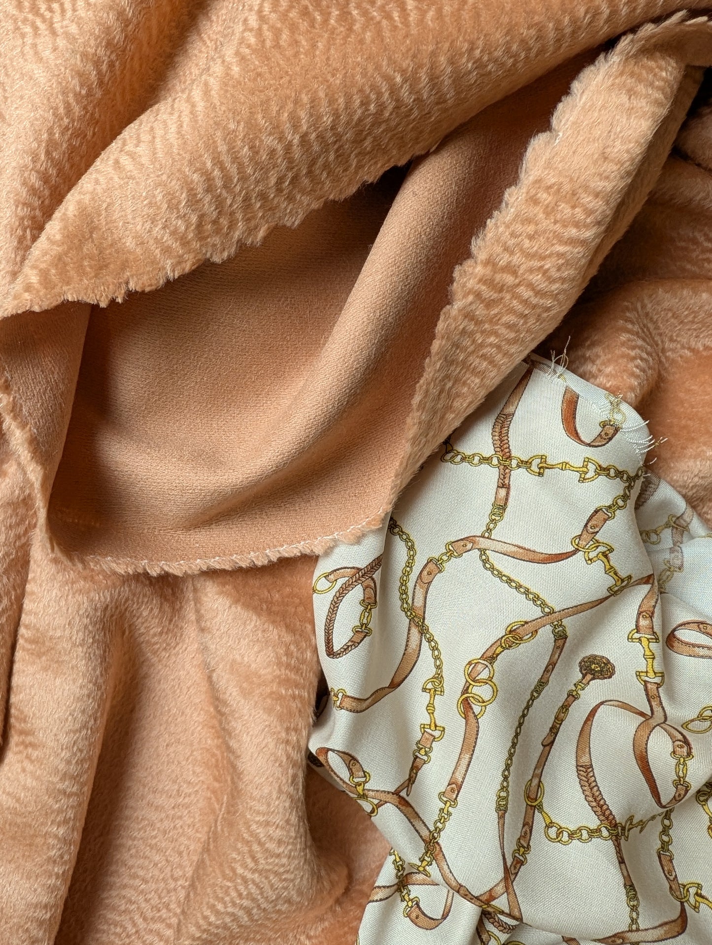 Kombipaket · Mantelstoff · Kaschmir · Pantone Almond Cream · Stoff 300×150 cm + Viskosefutter 250×150 cm · 710 g/m²