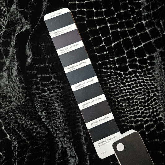 Feintüll · Fil Coupe · Kunstfaser, Baumwolle · Animal · Pantone Moonless Night · 150 cm · 210 g/m² · Meterware