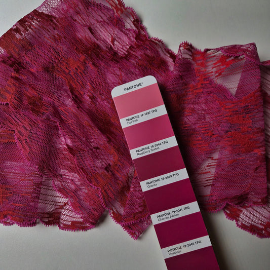Kunstfaser, Spitze,  Pantone Granita, Spitze · 17 cm