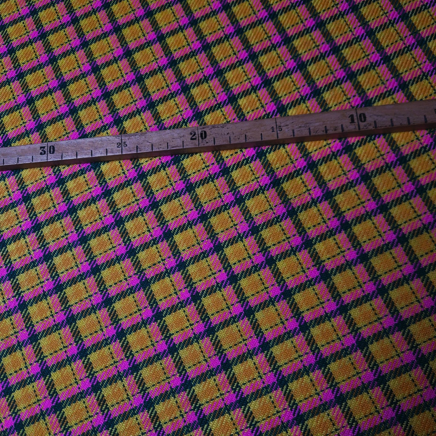 Anzugstoff · Wolle · Kariert · Farbe: Gelb- und Pinktöne · 150 cm · 310 g/m² · Meterware