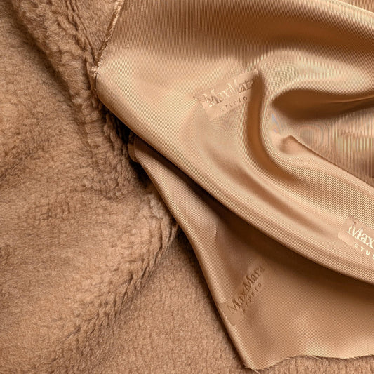 Kombipaket · Teddystoff · Kamelhaar 88%, Seide 12% · Pantone Camel · Stoff 350×150 cm + Viskosefutter 300×150 cm