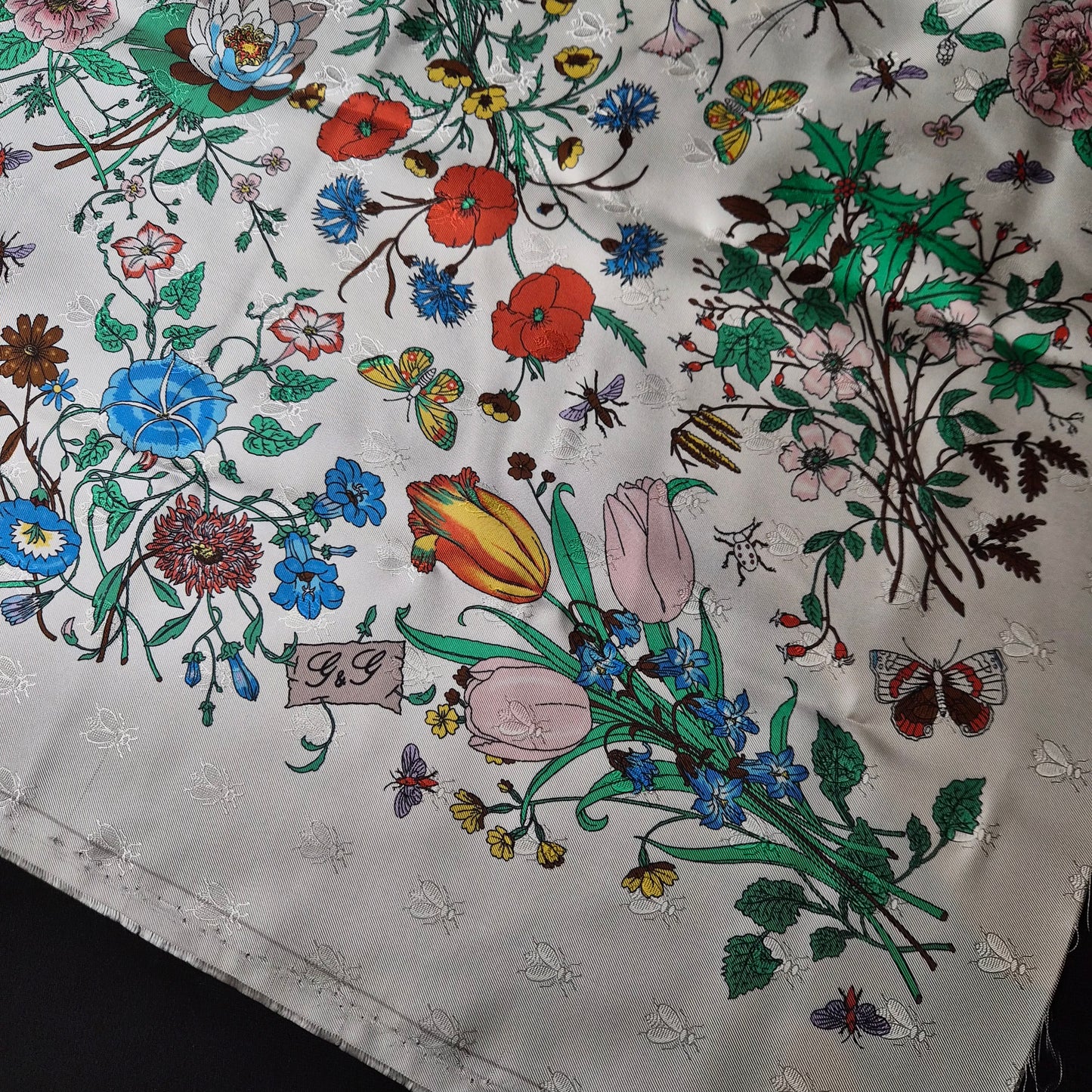 Schalpanel · Twill · mit eingewebten Bienen · Seide · Gardenprint · Farbtöne · 90 cm × 90 cm