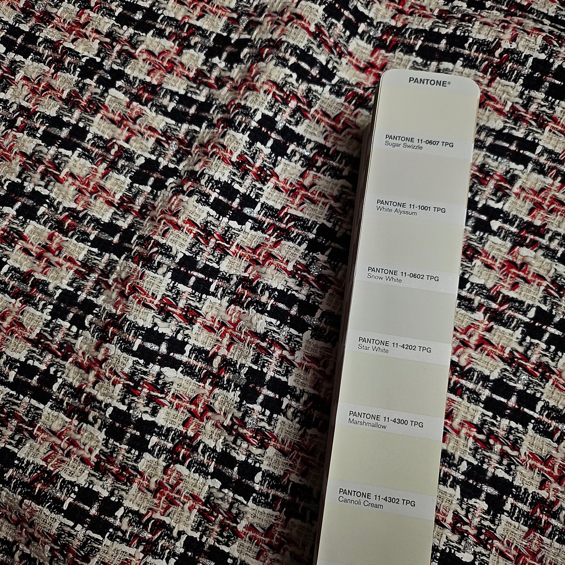 Deadstock G*cci tweed fabric, 145cm wide, in Star White, black, and red, with a Pantone color guide.