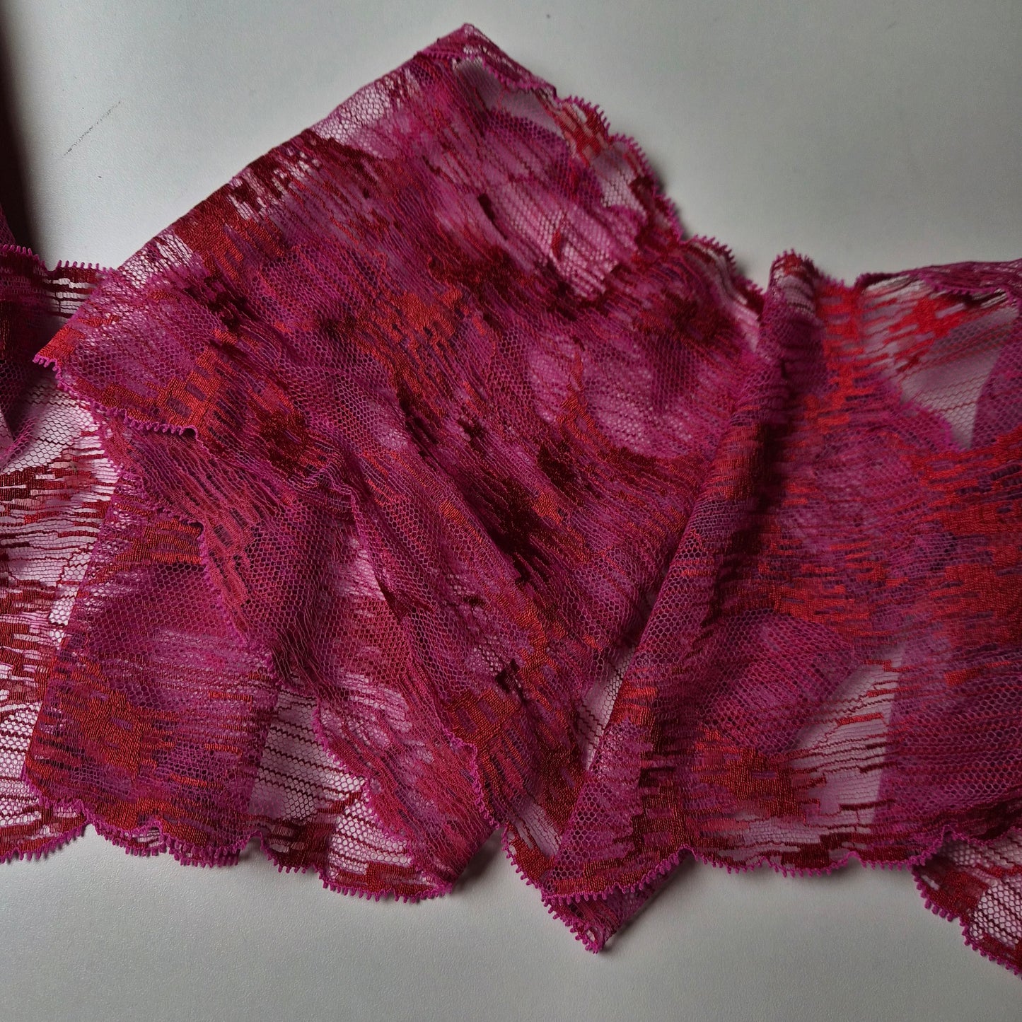 Kunstfaser, Spitze,  Pantone Granita, Spitze · 17 cm