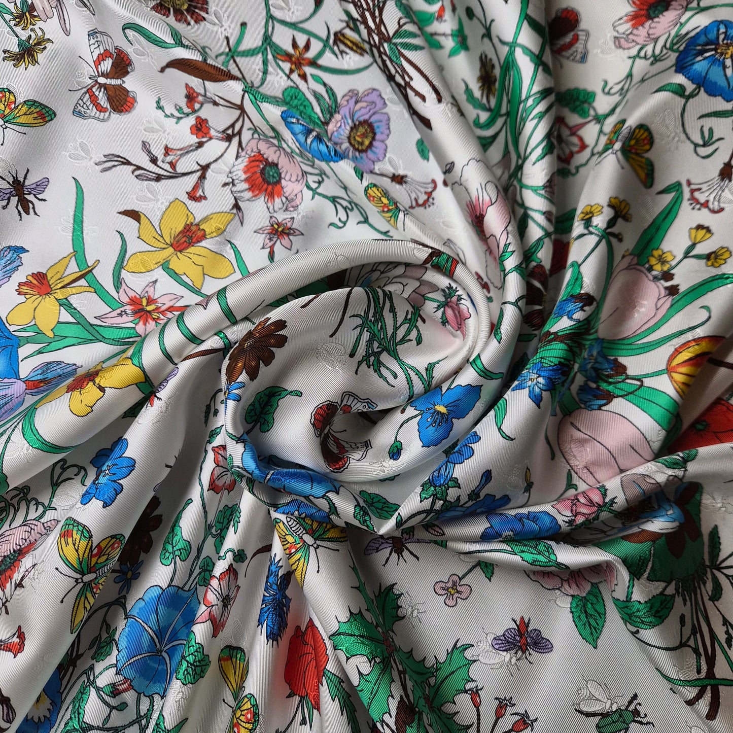 Schalpanel · Twill · mit eingewebten Bienen · Seide · Gardenprint · Farbtöne · 90 cm × 90 cm