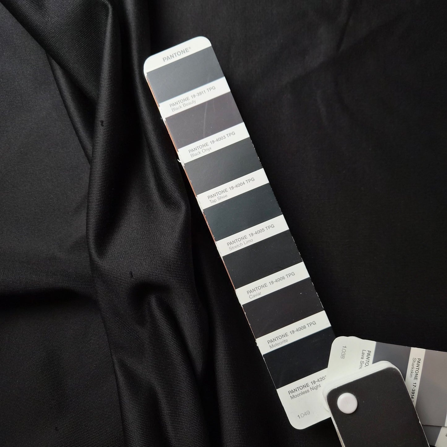 Meterware · French Terry · Baumwolle 68%, Seide 32% · Pantone Moonless Night · 165 cm · 320 g/m²