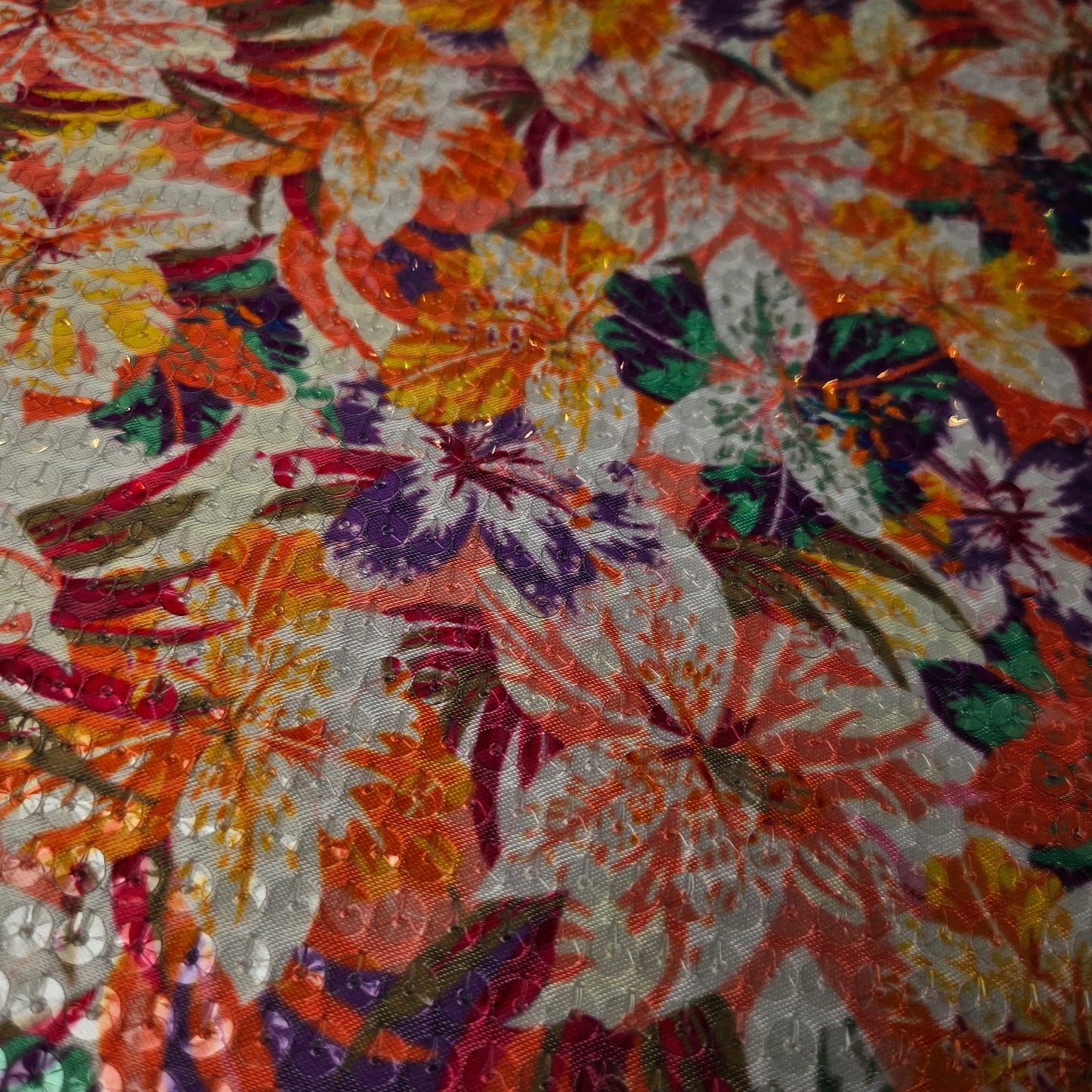 Poplin bestickt Pailetten · Polyester · Floral · Farbe: Pink- und Rottöne · 140 cm · Meterware