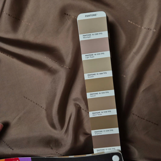 Meterware · Futterstoff · Viskose · Logo · Pantone Light Taupe · 145 cm · 80 g/m²