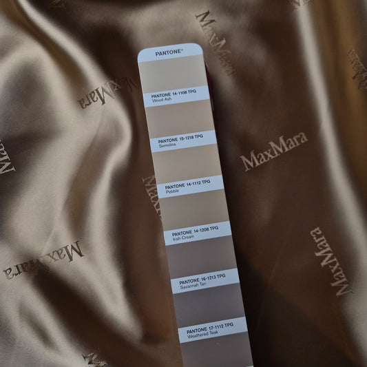 Futter · Viskose · Logo · Pantone Pebble · 140 cm · 110 g/m² · Meterware
