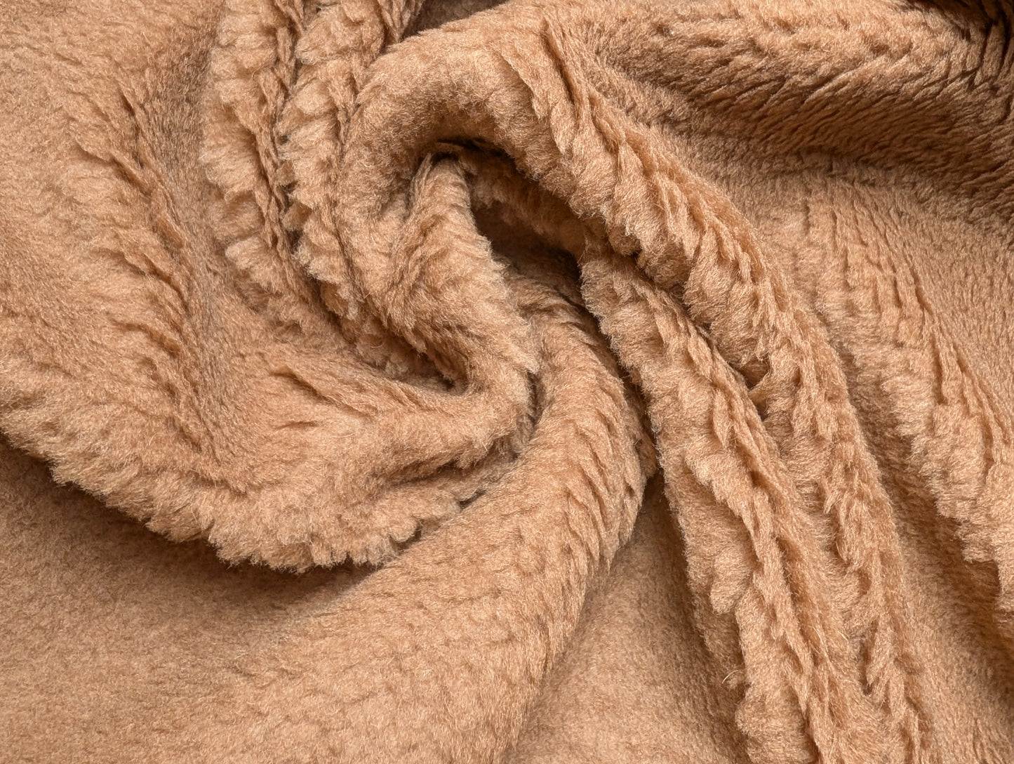 Kombipaket · Teddystoff · Kamelhaar 88%, Seide 12% · Pantone Camel · Stoff 350×150 cm + Viskosefutter 300×150 cm