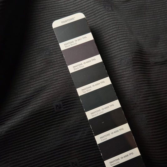Anzugstoff · Viskose, Seide · Logo · Pantone Stretch Limo · 145 cm · 130 g/m² · Meterware