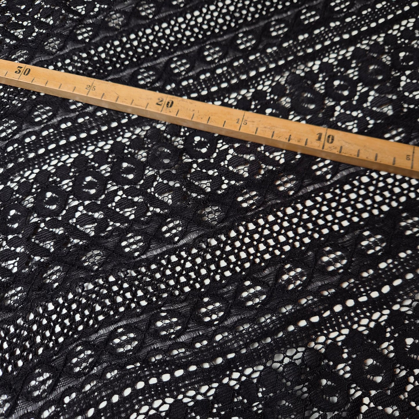Spitze Polyester Pantone Valentino Moonless Night / 120 cm breit / M5X1X29 160 g/m²