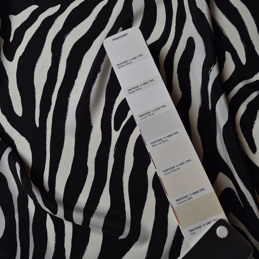 Cady · Seide · Zebramuster · Farbe: schwarz. weiß · 150 cm · 70 g/m² · Meterware