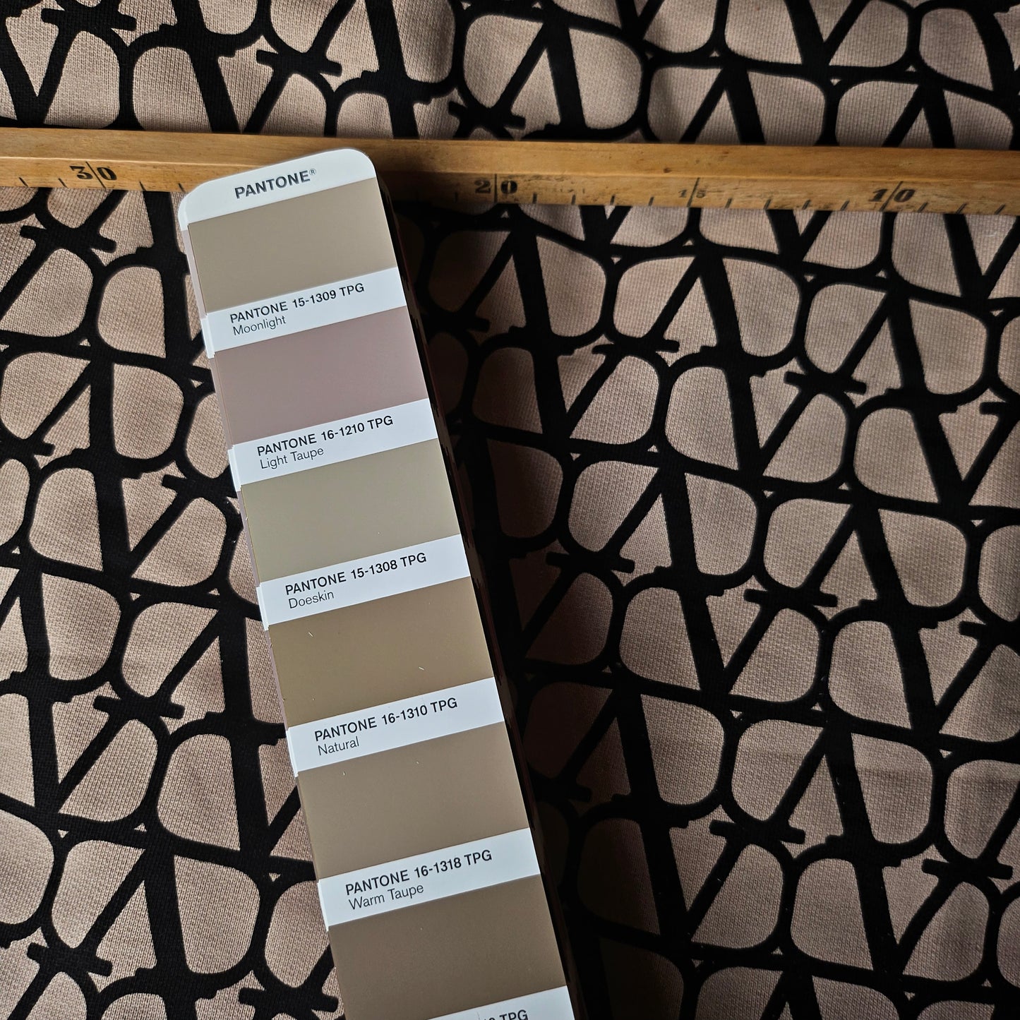 French Terry, Sweat, Baumwolle, Pantone Light Taupe · 35×126 cm