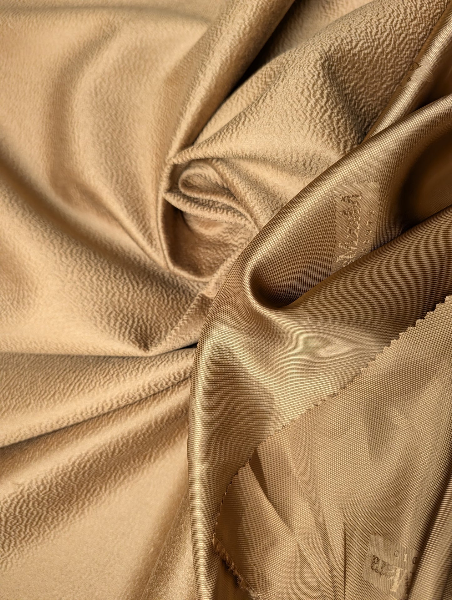 Meterware · Mantelstoff · Doubleface, Trennbar · Kamelhaar · Pantone Praline · 150 cm · 740 g/m²