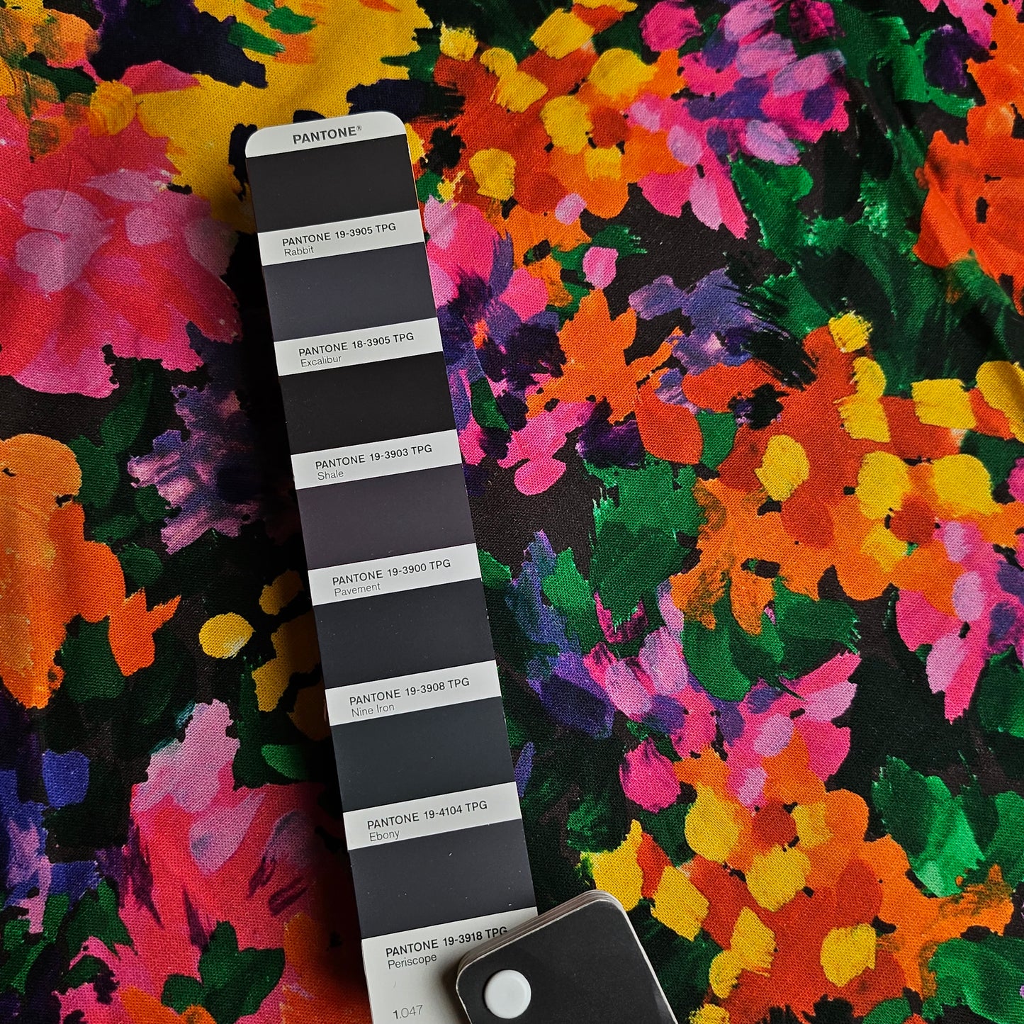 Poplin · Baumwolle · Floral · Regenbogen · 130 cm · 190 g/m² · Meterware