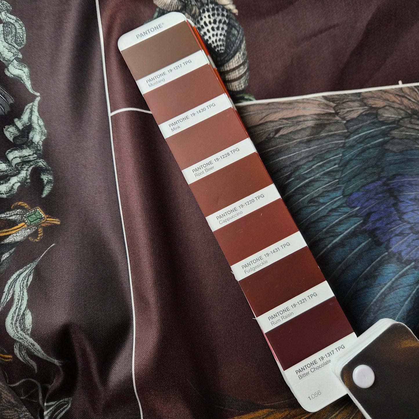 Panel, Seide, Wolle, Bitter Chocolate · 250×140 cm