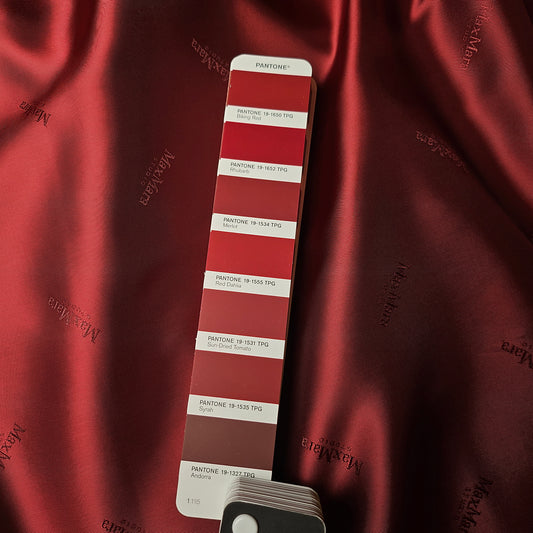 Futter · Viskose · Logo · Pantone Syrah · 145 cm · 70 g/m² · Meterware