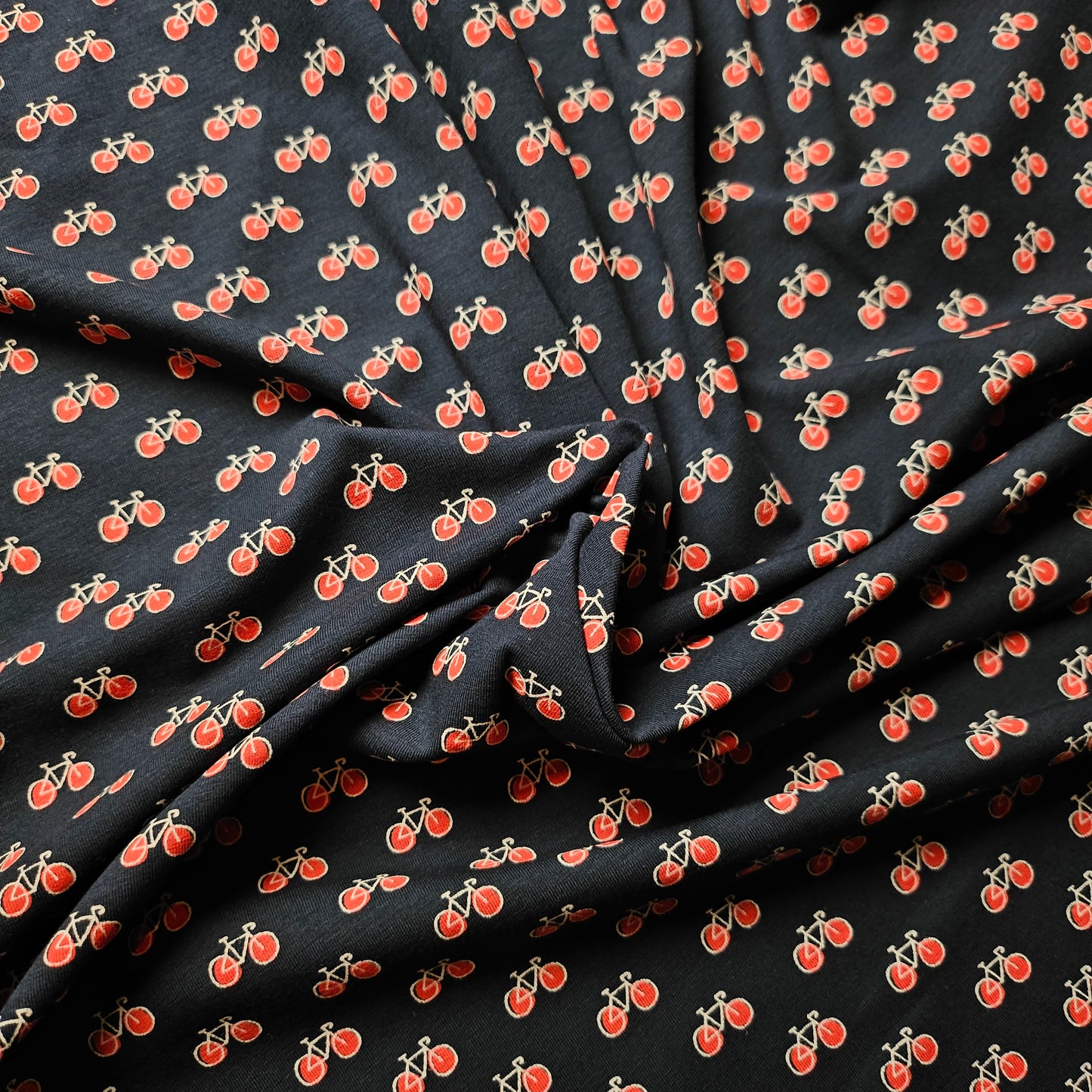 Jersey · Baumwolle · Fahrräder · Farbe: Dunkelblau- und Rottöne · 155 cm · Meterware