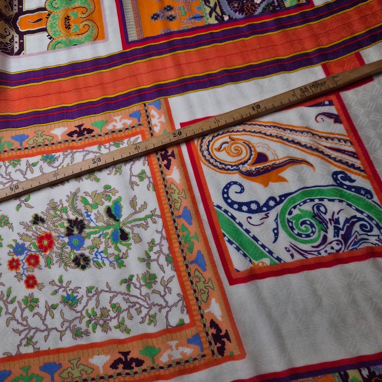 Schalpanel · Jacquard · Kaschmir, Modal · Geometrisch · Gelb und Lilatöne · 90 cm × 160 cm