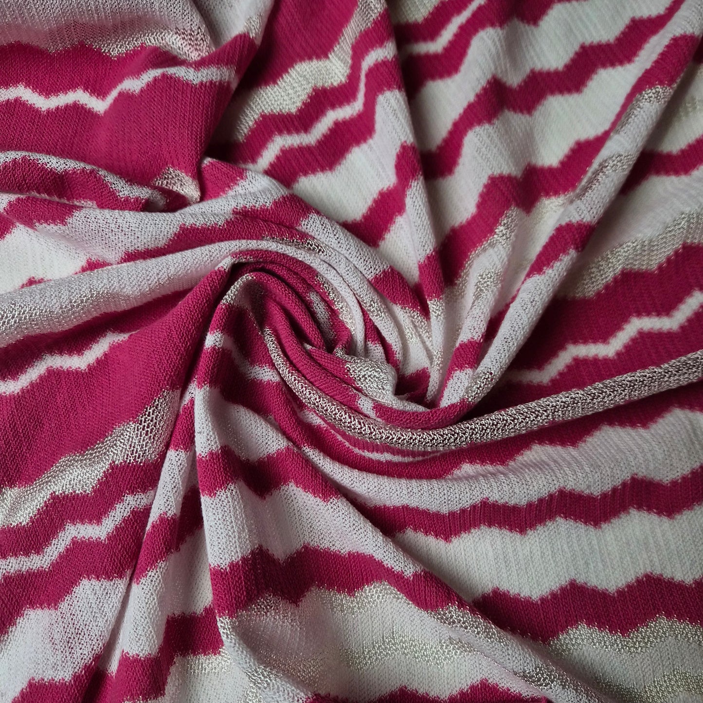 Meterware · Strickstoff, Wolle, Baumwolle, Viskose, Pantone Pink Peacock – Lucent White · 140 cm 160g/m2