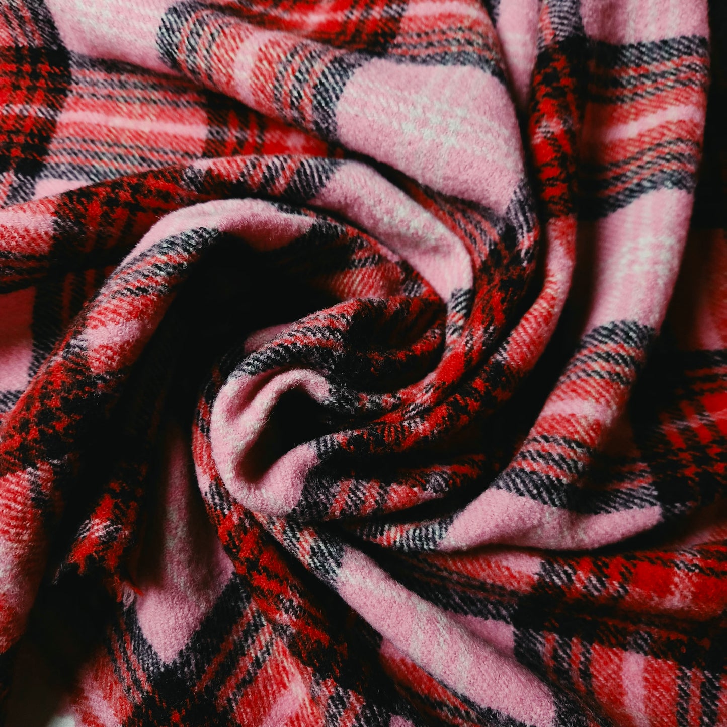 Jackenstoff · Leichter Mantelstoff · Wolle · Kariert · Rosa- und Rottöne · 145 cm · Meterware