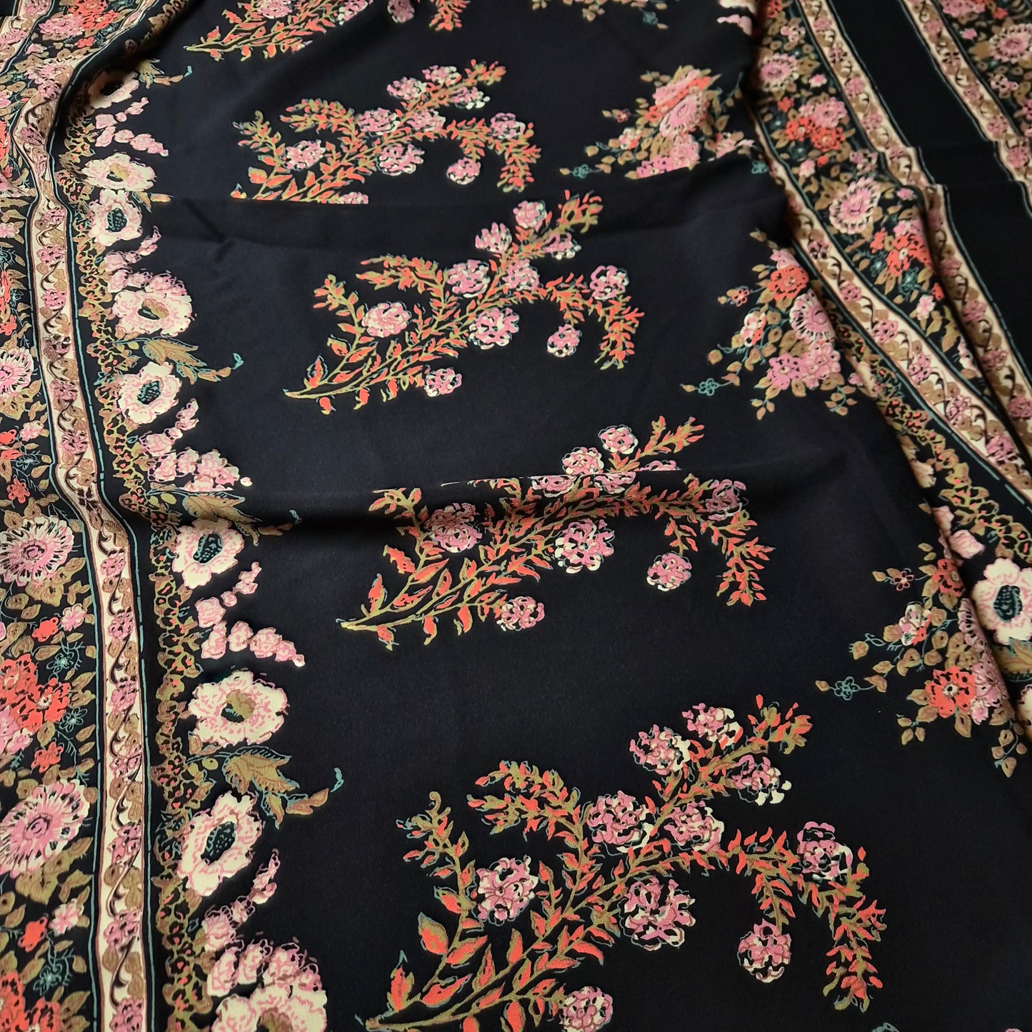 Panel · Crêpe · Viskose · Floral · Pantone Dark Sapphire · 100×130 cm