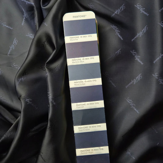 Futter · Viskose · Logo · Pantone Total Eclipse · 140 cm · 90 g/m² · Meterware