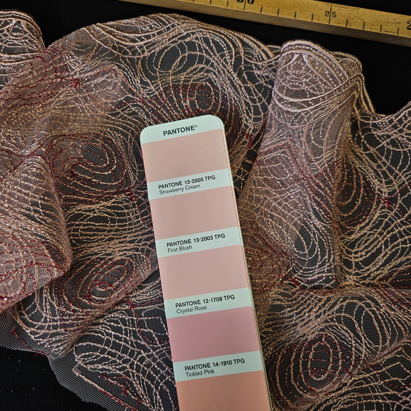 Kunstfaser, Spitze, Pantone First Blush· 23cm