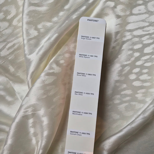 Meterware · Futterstoff · Viskose · Logo · Pantone Marshmellow · 145 cm · 90 g/m²