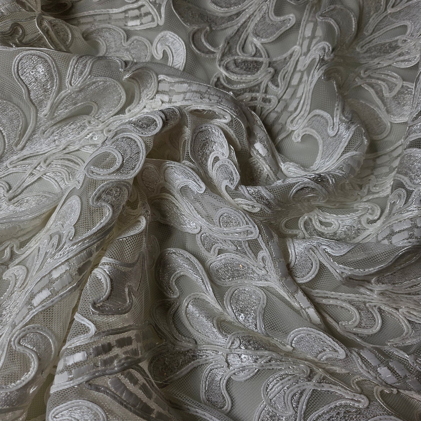 Tüll bestickt · Polyester · Ornament · 130 cm · 380 g/m² · Meterware