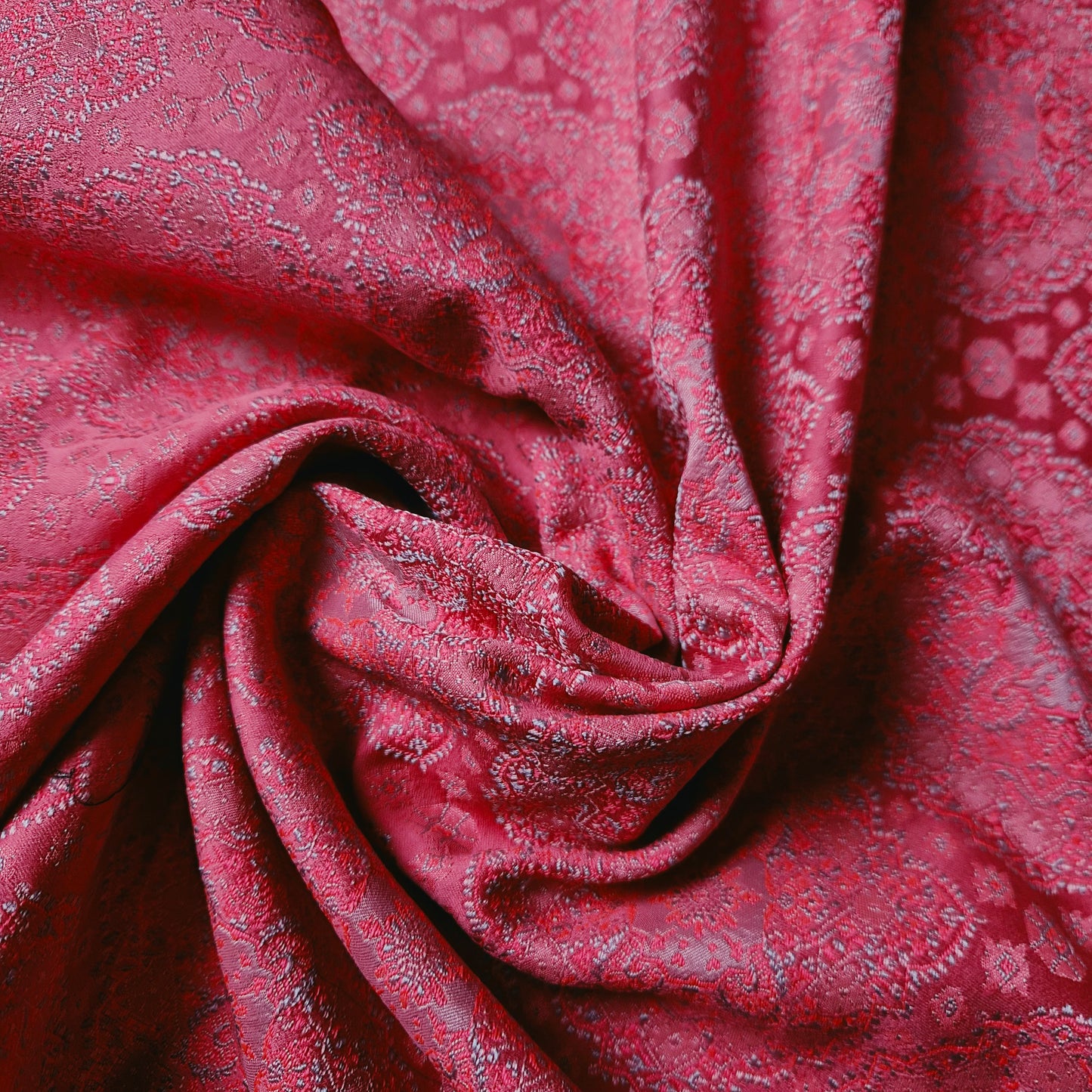 Meterware · Jacquard · Baumwolle, Polyester · Pantone Fandango Pink · 150 cm · 240 g/m²