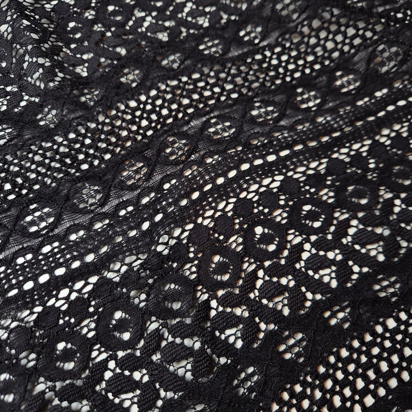 Spitze Polyester Pantone Valentino Moonless Night / 120 cm breit / M5X1X29 160 g/m²
