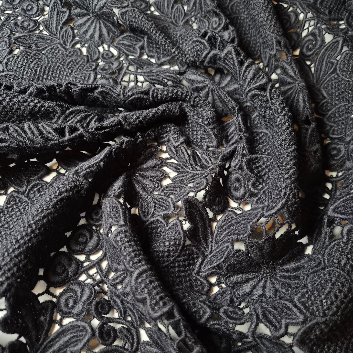 Einzelstück · Spitze · Schwere Qualität · Wolle · Floral · Pantone Stretch Limo · 200×125 cm · 540 g/m²