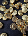 Deadstock Set aus vier Knöpfen – Nylon vergoldet, ca. 1,5 cm (S1X1X018)